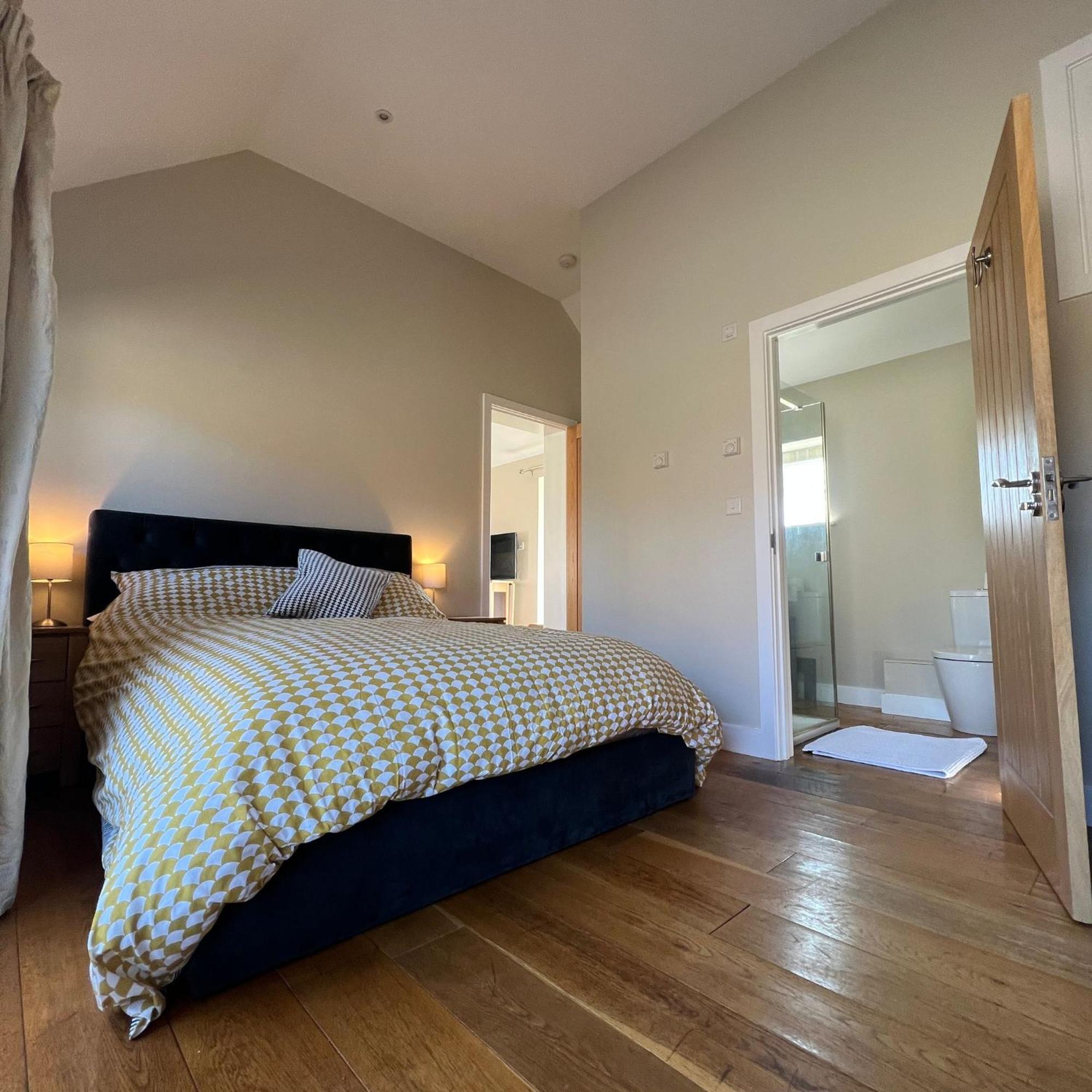 Little Park Farm Queen Anne Farmhouse & Apartments Stratfield Mortimer Extérieur photo